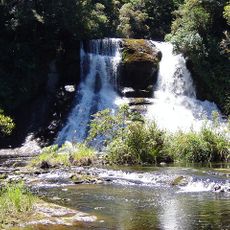 Āniwaniwa Falls