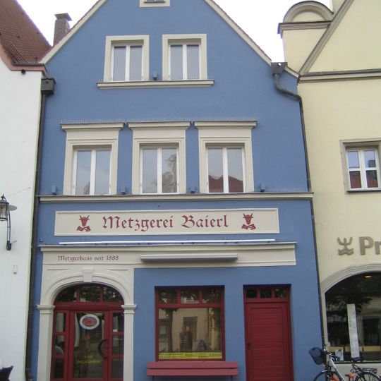 Wohn- und Geschäftshaus