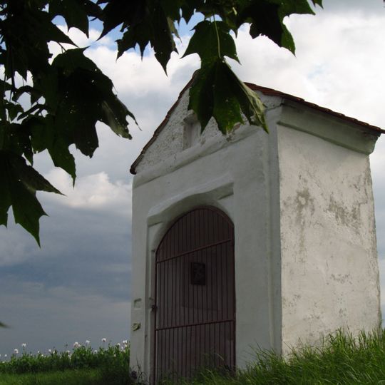 Chapel-shrine north of Mšené-lázně