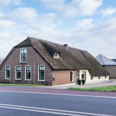 Boerderij met laag langhuis