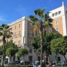 Avenida Manuel Agustín Heredia 16