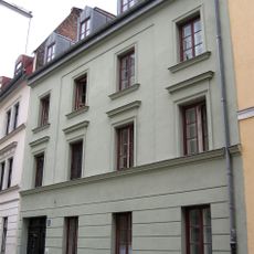 Vorstädtisches Mietshaus