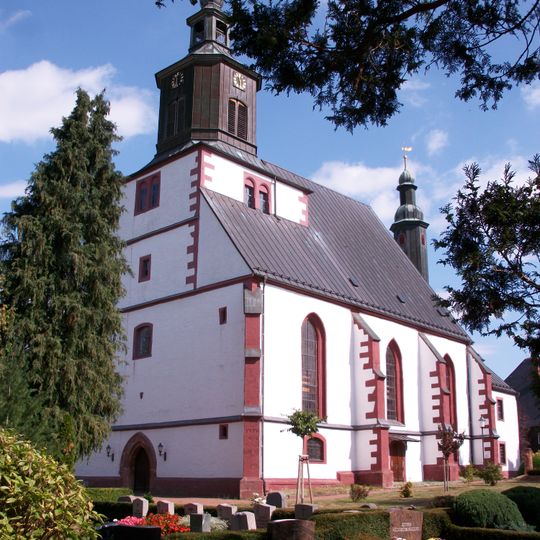Sachgesamtheit St.-Annen-Kirche und Kirchhof Seelitz, mit folgenden Einzeldenkmalen: Dorfkirche mit Ausstattung sowie Kirchhof mit Kirchhofsmauer,Kriegerdenkmal für die im 1. Weltkrieg gefallenen Dorfbewohner, auch der umliegenden Gemeinden sowie ve