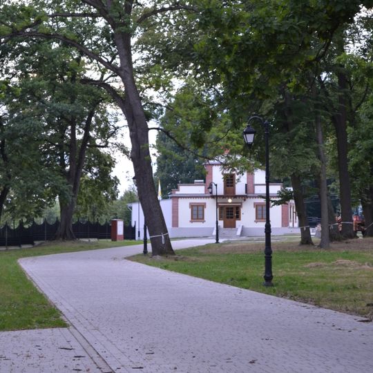 Pozostałości zespołu dworskiego