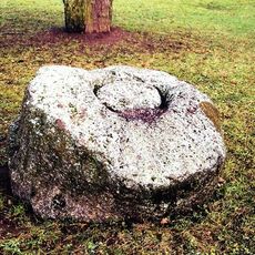 Kretingos (Klibių) akmuo su dubeniu