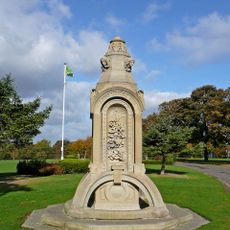 Beaumont Memorial Fountain To North Of Cliffe Road Lodge