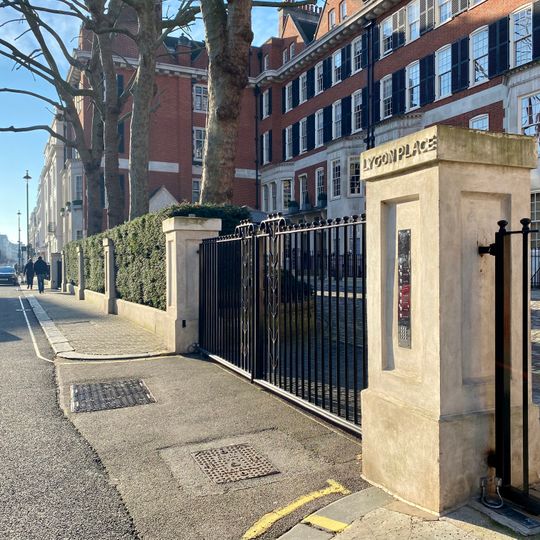 Low Wall With Four Piers To Lygon Place