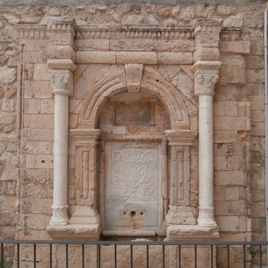 Idomeneas fountain
