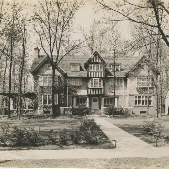 Delta Upsilon Fraternity House