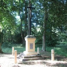 Kříž u Zámělíče v parku