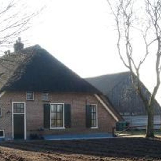 Boerderijcomplex "Klein Altena": boerderij, schuur, varkensschuur, schaapskooi, aardappelopslag, silo en kippenhok