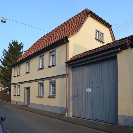 Pfarrgartenstraße 10