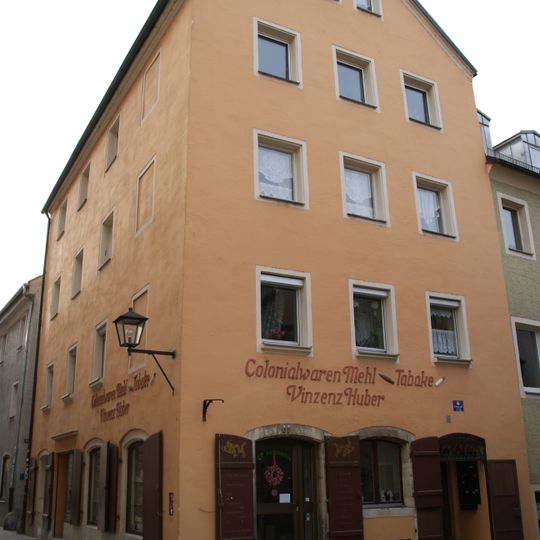 Wohn- und Geschäftshaus