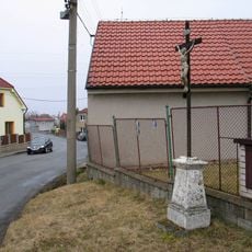 Pamětní kříž v Červeném Újezdu, ul. Unhošťská