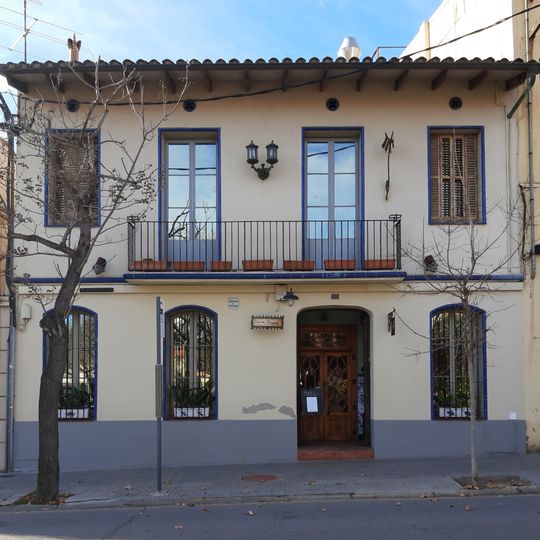 House in passeig Bertrand, 27