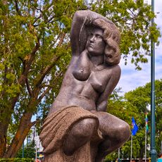 Statue