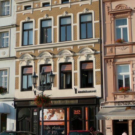 Zámecké náměstí 44