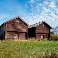 Härbre och kornlador i Mällbyn