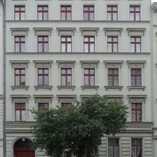Mietshaus Biesentaler Straße 4