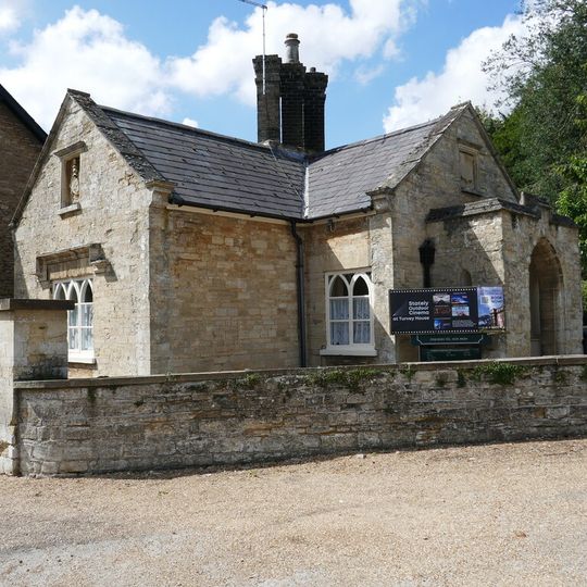 Bottom Lodge, To Turvey House
