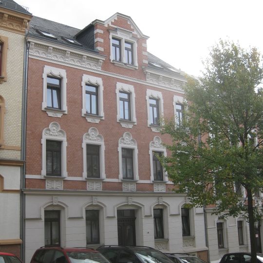Mietshaus in geschlossener Bebauung Mosenstraße 10