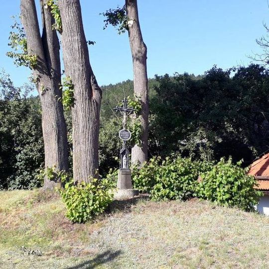 Kříž u rozcestí Chotčinách