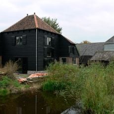 Dorpsstraat 15, Watergang