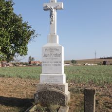 Kříž u silnice v Dolních Lažanech