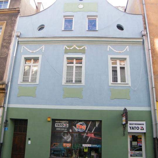 4 Dzierżonia Street in Brzeg