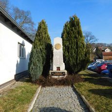 Pomník padlým na Jánském náměstí v Mnichovicích