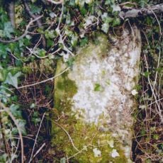 Milestone, Portway Hill, SW of Portway Farm