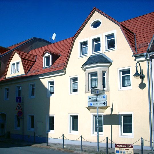 Wohnhaus in geschlossener Bebauung Goethestraße 2