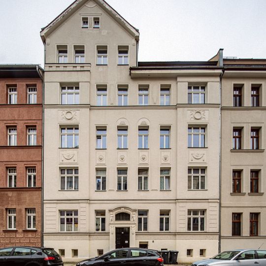 Etkar-André-Straße 8