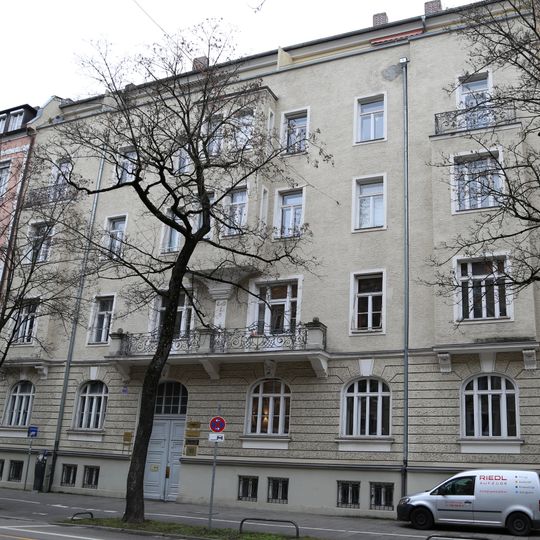 Franz-Joseph-Straße 18