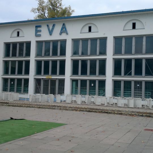 Kúpalisko Eva, budova plavárne