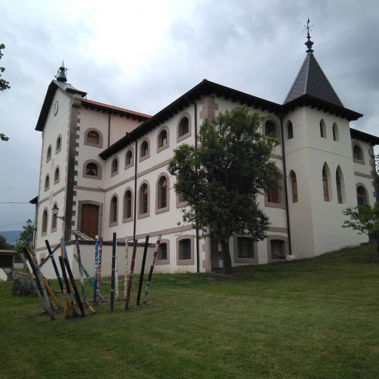 Escuelas De Llanteno