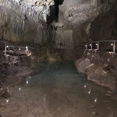 Cascade Caverns