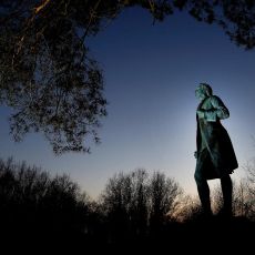 Ole Rømer statue