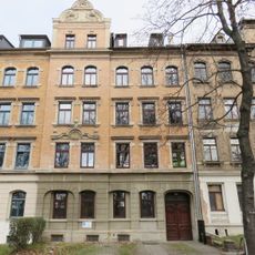 Mietshaus in geschlossener Bebauung mit Vorgarten Margaretenstraße 32