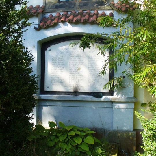 Pomník padlým v 1. světové válce u kostela v Chřibské