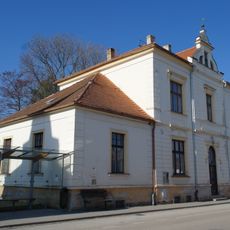 Budova školy v Hůrkách