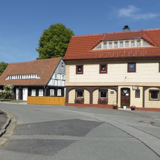 August-Hoffmann-Straße 6