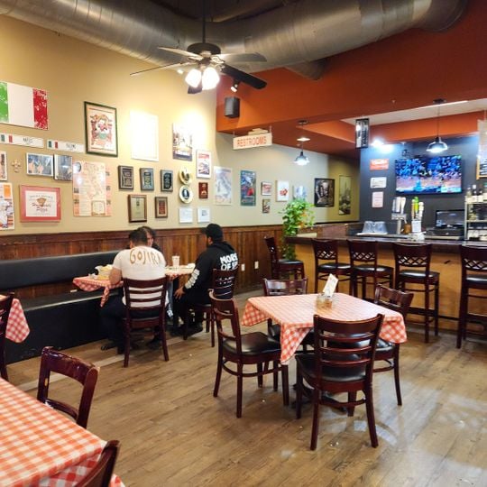 Capo's Pizzeria Broadway