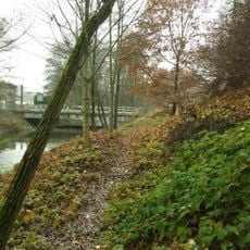 Most Karlštejnské ulice přes Loděnici v Loděnici