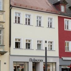 Wohn- und Geschäftshaus