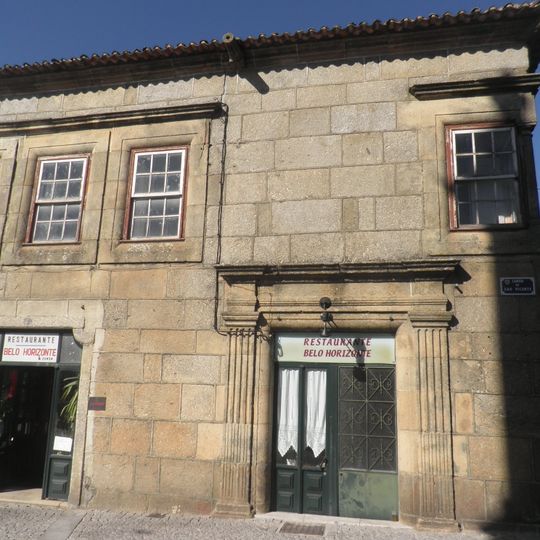 Prédio no Largo da Igreja de São Vicente, 1