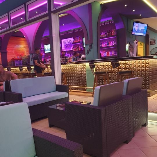 Iguana Cocktail Bar