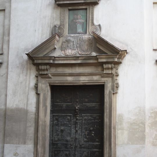 Sochy na průčelí kostela svatého Josefa v Brně