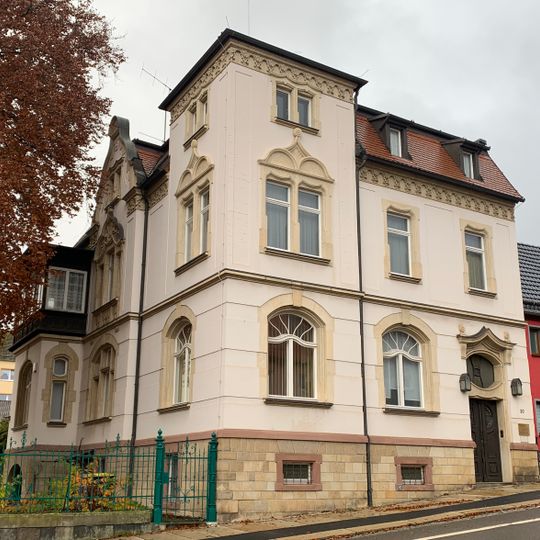 Villa in halboffener Bebauung, mit Einfriedung Lungwitzer Straße 30
