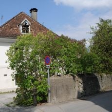Mauer bei der Pfarrkirche